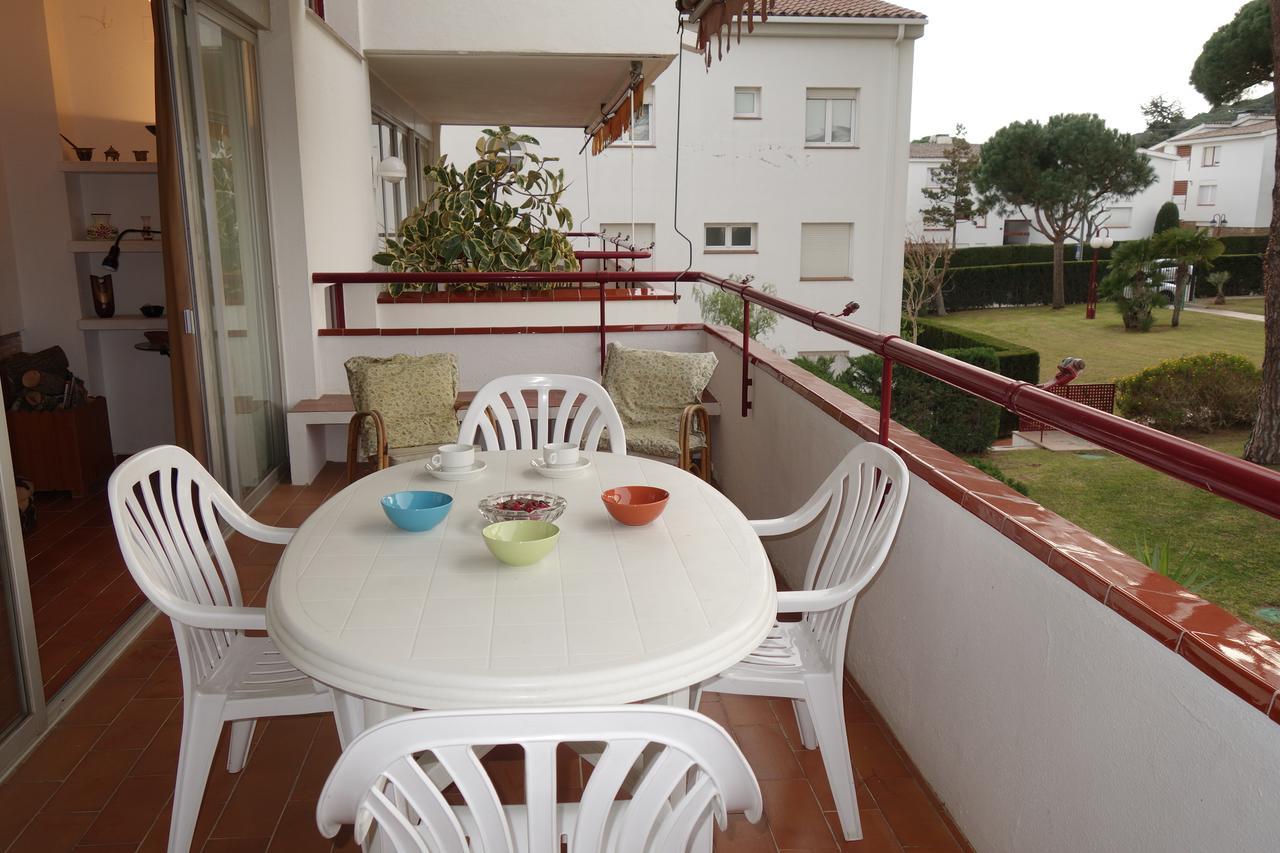 Apartament Calella Park Apartment กาเลญา เด ปาลาฟรูเจล ภายนอก รูปภาพ